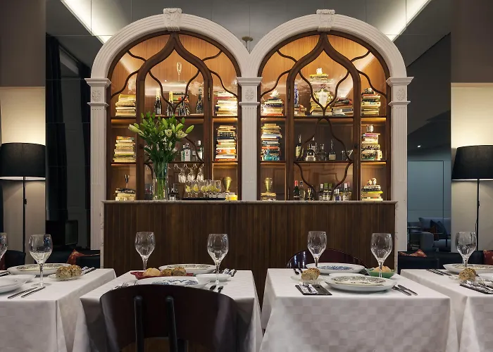 B The Guest Downtown 3*