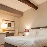 Отель B The Guest Downtown Порту