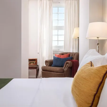B The Guest Downtown Otel