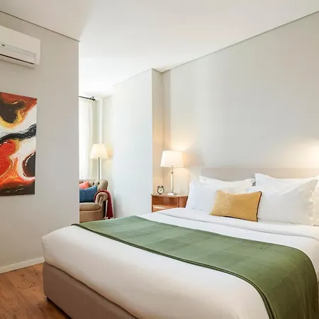 B The Guest Downtown 3*