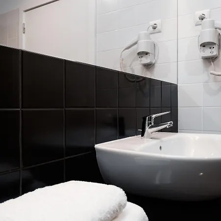 B The Guest Downtown Ξενοδοχείο