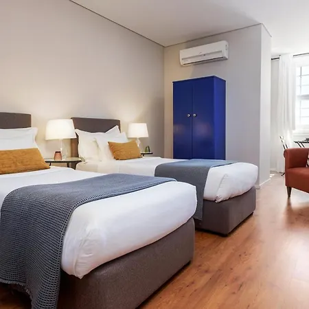 B闹市区客人酒店