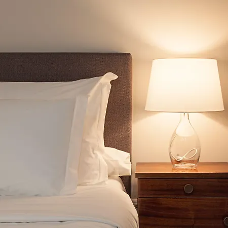 B闹市区客人酒店