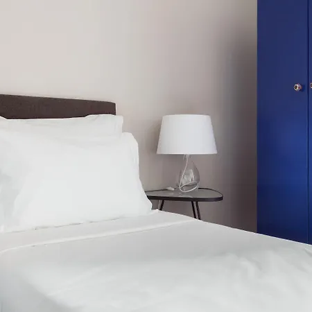 B闹市区客人酒店