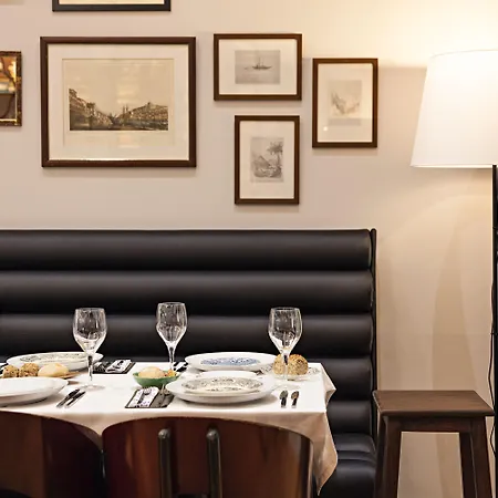 B闹市区客人酒店 酒店