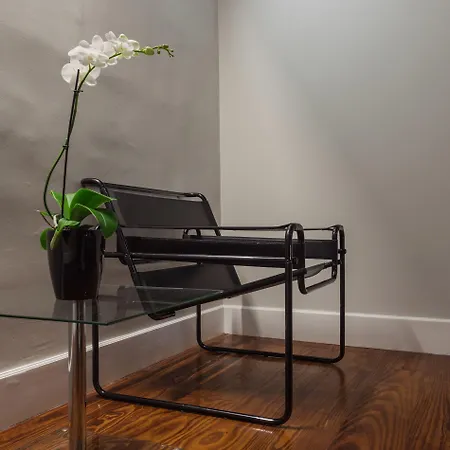 B闹市区客人酒店