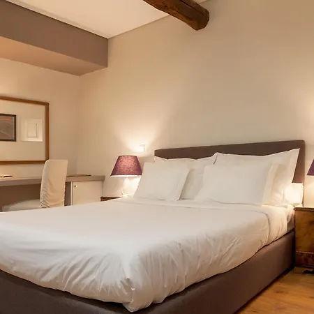 B闹市区客人酒店 波尔图