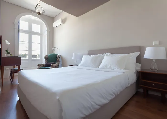 B The Guest Downtown Oporto