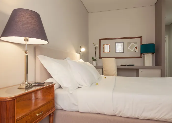 B The Guest Downtown 3*