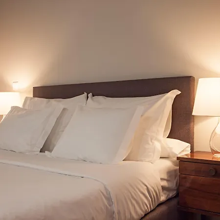 B The Guest Downtown Hotel